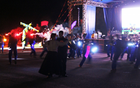 Сыктывкарцам на День Эжвы вместо фейерверка показали сказку (фото, видео)