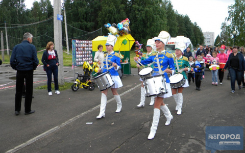 Барабаны, танцы и лужи: как начался День Эжвы в Сыктывкаре (фото)