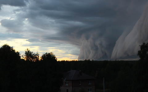 Синоптики объяснили, почему в небе над Коми прошел апокалипсис (фото, видео)