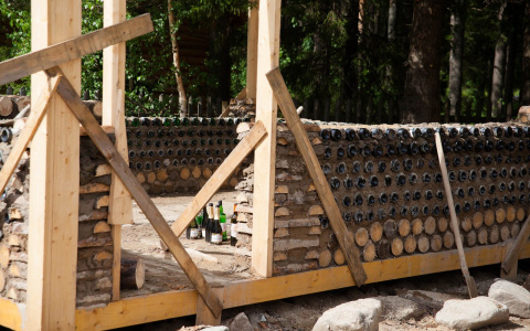 «Поляну невест» под Сыктывкаром сделают из пустых бутылок от шампанского (фото)