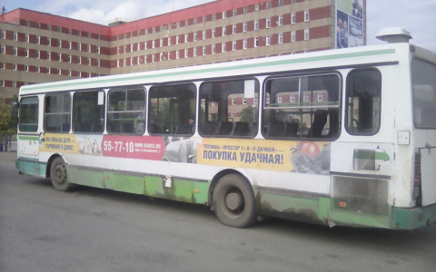 В Сыктывкаре пассажирка автобуса сломала ребра из-за водителя-гонщика