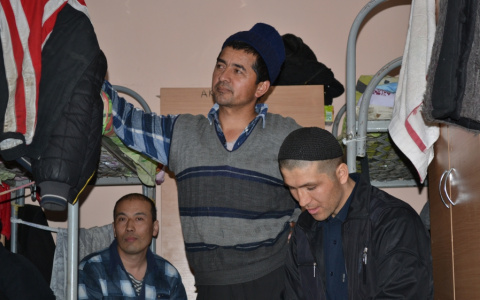 В квартире сыктывкарки полиция нашла 10 азербайджанцев