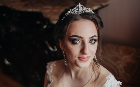 В фотоконкурсе «Самая красивая невеста» на портале PG11.ru появились прекрасные участницы