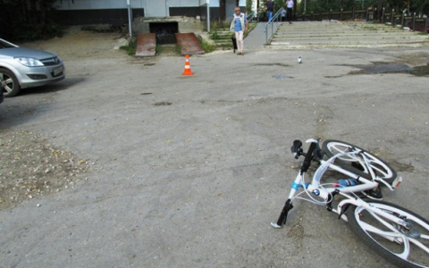 В Коми пожилой лихач отучил велосипедиста ездить по автопарковке (фото)