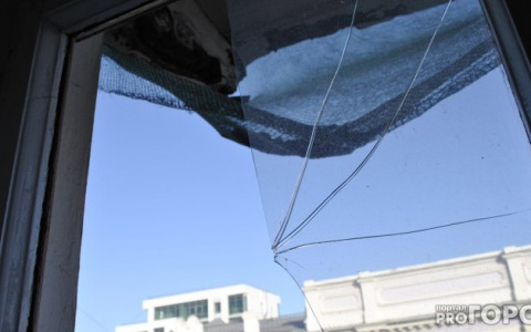 В Коми женщина спасла девочку, которая хотела прыгнуть с 8 этажа