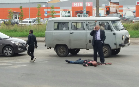 В Сыктывкаре очевидцы ДТП сфотографировали тело человека, распластанное по асфальту (фото)