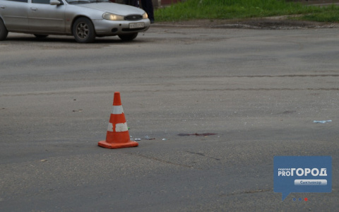 Появились фото ДТП в Сыктывкаре, где мужчину распластало по асфальту