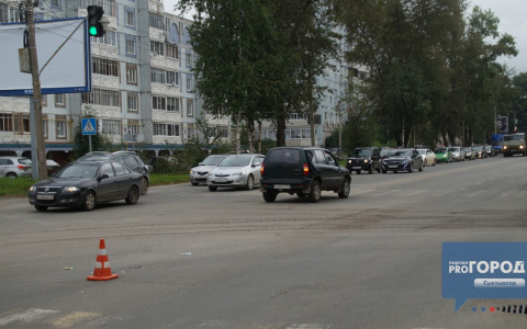 В ГИБДД Сыктывкара рассказали подробности ДТП, где мужчину распластало по асфальту