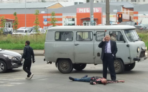 Стало известно, в каком состоянии мужчина, которого распластало в ДТП в Сыктывкаре