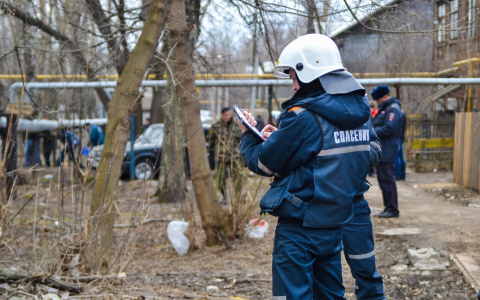 В Коми жильцов девятиэтажки расселили из-за того, что их дом трещит по швам