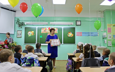 Портал PG11.ru сделал сюрприз для первоклассников сыктывкарской школы (фото)