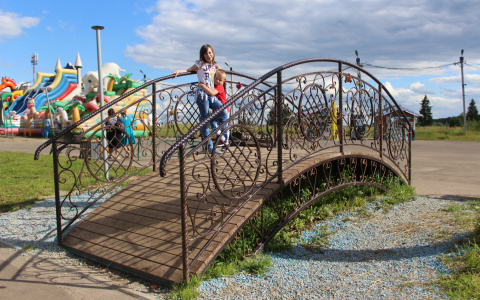 Прогулка по Эжве: самые чистые дворы и красивые площадки (фоторепортаж)