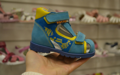 Лайфхак для сыктывкарских родителей: какую опасность таит в себе детская обувь?