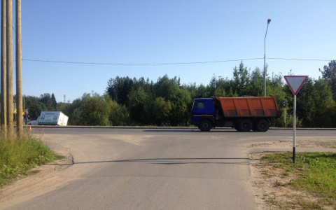 Под Сыктывкаром столкнулись два крупногабаритных авто (фото)