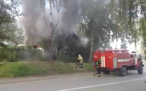 В Сыктывкаре очевидцы смеялись, снимая пожар на видео