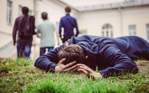 В Сыктывкаре жестоко избили и ограбили 19-летнего парня