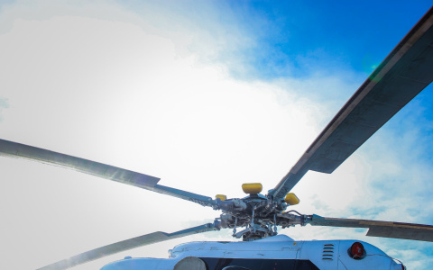 Двух жителей Коми сняли с вертолета за пьяный дебош