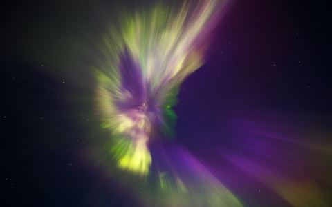 В Коми запечатлели необыкновенное полярное сияние в форме короны (фото)