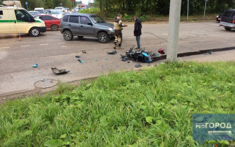 Стало известно о состоянии мотоциклиста, которого в Сыктывкаре сбила «Нива»