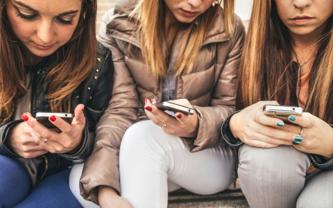 Власти Сыктывкара помогают выпускникам  устроиться  на работу