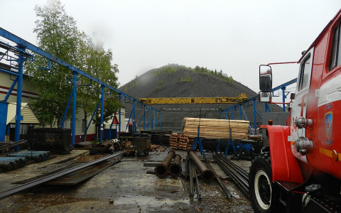 Появились фото и подробности об обвале шахты в Яреге