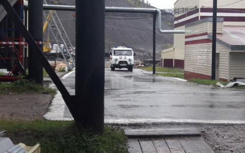 В Коми на шахте произошел обвал, под землей более 100 человек