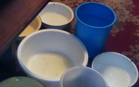 В Сыктывкаре прошел ливень прямо в квартире, где живут люди (видео)