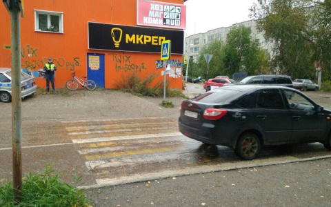 В Сыктывкаре Toyota RAV4 сбила пятиклассника, который шел в школу (фото)