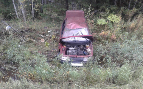 На трассе Сыктывкар-Чебоксары пьяный водитель без прав вылетел в кювет