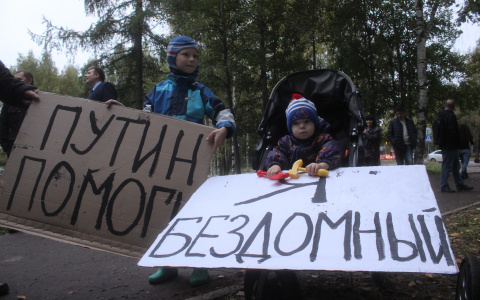 200 обманутых дольщиков Сыктывкара: «Нам хотят сдать не готовые дома» (видео)