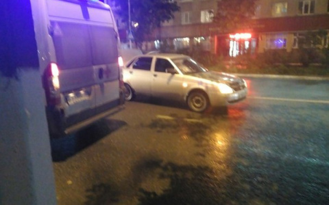 В Сыктывкаре «Приора» сбила женщину на пешеходном переходе (фото)