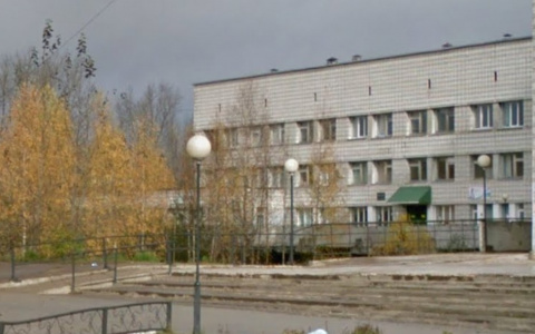 В Сыктывкаре около детской поликлиники замечен извращенец