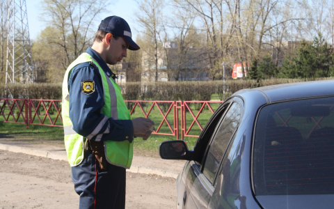 В Сыктывкаре разыскивают водителя, который сбил девушку