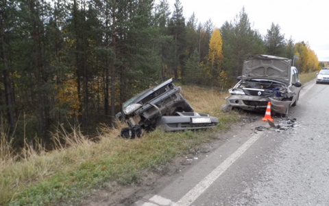 На трассе Ухта-Сосногорск в ДТП пострадали трое взрослых и 3-летняя девочка (фото)