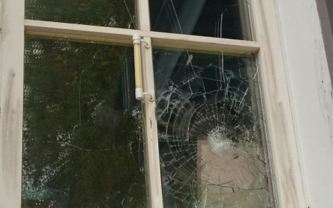 В Сыктывкаре неизвестный напал на церковь (фото)