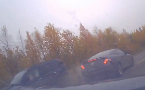 Появилось видео тройного ДТП в Коми, где машину разорвало на части
