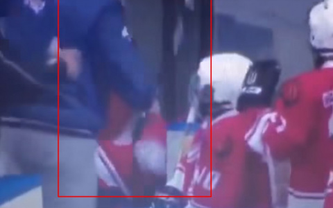 Тренер детской хоккейной команды избил клюшкой подопечного (видео)