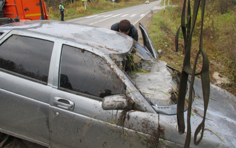 В Коми водитель-камикадзе на «двенашке» улетел в кювет