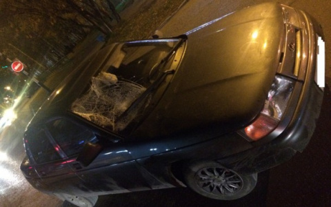 В Коми водитель на «Ладе» сбил пешехода, который переходил дорогу на «зеленый»