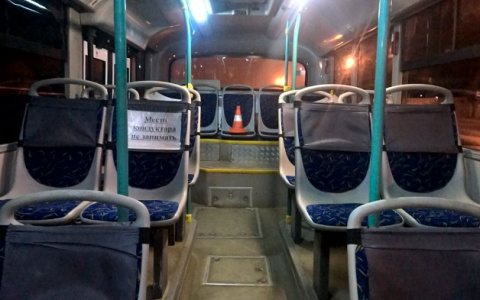В Сыктывкаре мужчина получил травмы во время поездки в автобусе (фото)