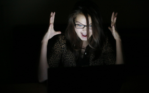 В Коми мужчина выложил в соцсеть интим-фото бывшей сожительницы