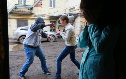 В Коми подростки устроили в клубе мордобой из-за девушки