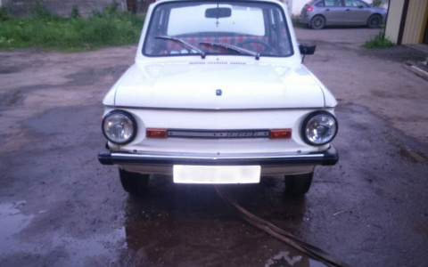 В Сыктывкаре продают раритетный автомобиль за 30 тысяч рублей (фото)