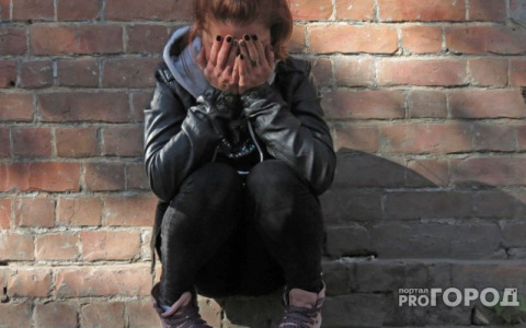 Житель Коми в соцсети «развел» 15-летнюю девушку на интим-фото