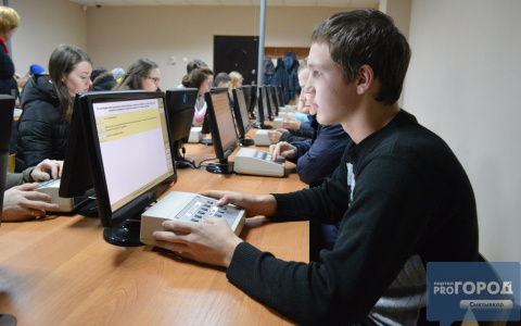 В Сыктывкаре прошла массовая проверка водителей на знание ПДД (фото)