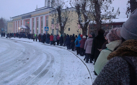 Сыктывкарцы о том, как купили себе проездные: «Когда касса открылась - раздались бурные аплодисменты»