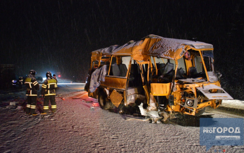 В Коми похоронили жертв страшного ДТП со школьным автобусом