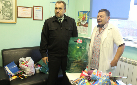 Судебные приставы вручили «шкатулку мужества» больным детям