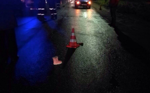 Появились фото с места ДТП в Сыктывкаре, где водитель насмерть сбил малышку