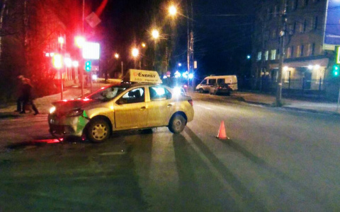 В Сыктывкаре молодой лихач устроил ДТП, в котором пострадала маленькая девочка